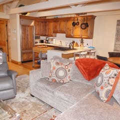 718 Mill St S #3 (203044-7786)