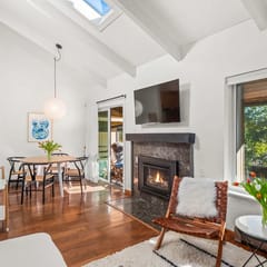 Chic Mountain Getaway (857633)