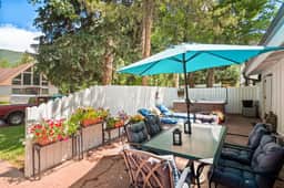 733 Francis St W  (203027-3964)