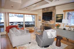 718 Mill St S #3 (203044-7786)