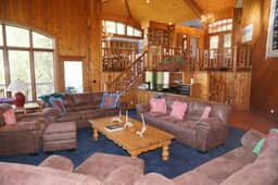 201 Edgewood Ln (203151-1719)