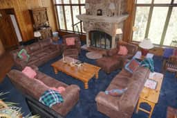 201 Edgewood Ln (203151-1719)