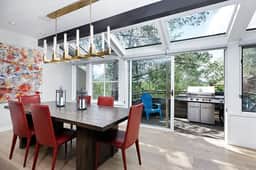 4 BR- 2150 sq ft high end condo / steps to bus (486072)