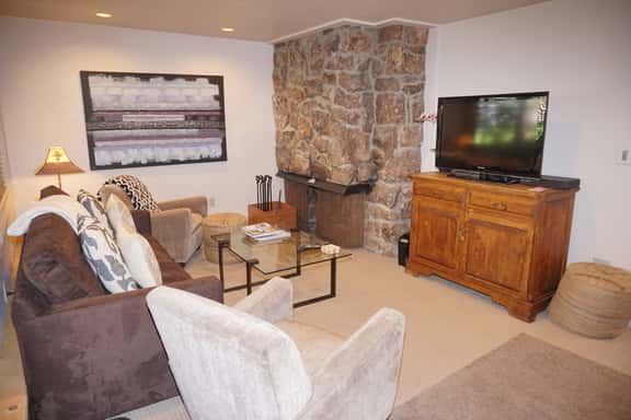 Aspen Mountain Condominium (363201) - Image 1