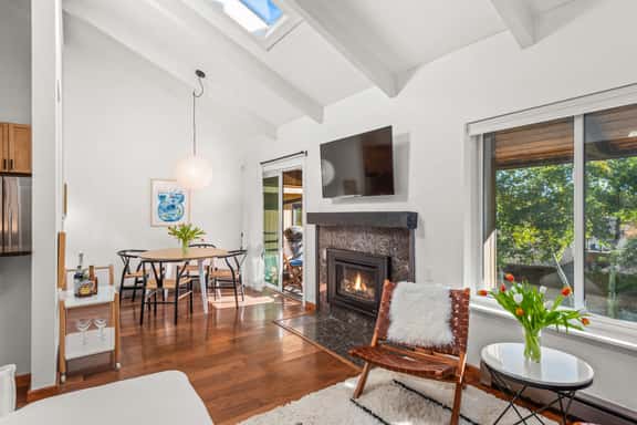 Chic Mountain Getaway (857633) - Image 1
