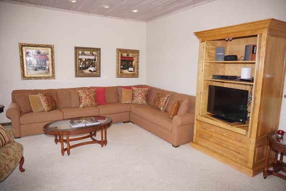 35 Alpine Ln (202983-2164)