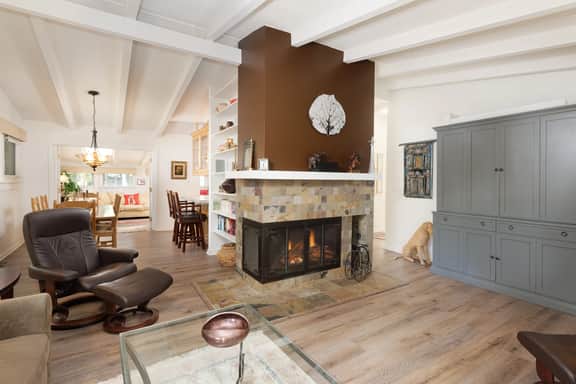 733 Francis St W  (203027-3964)
