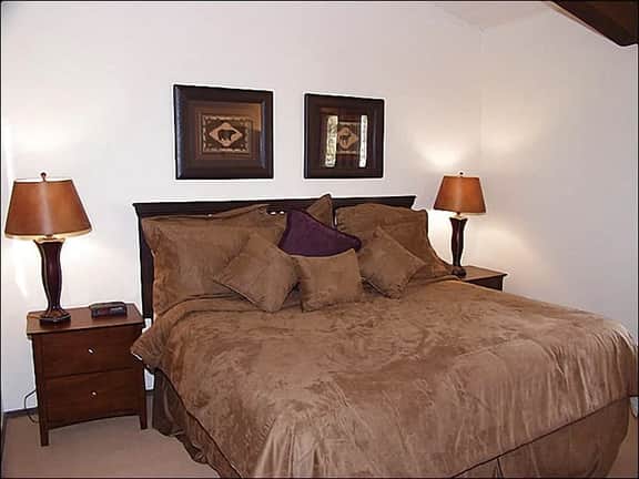 35 Upper Woodbridge Rd 5CD (203116-2491)