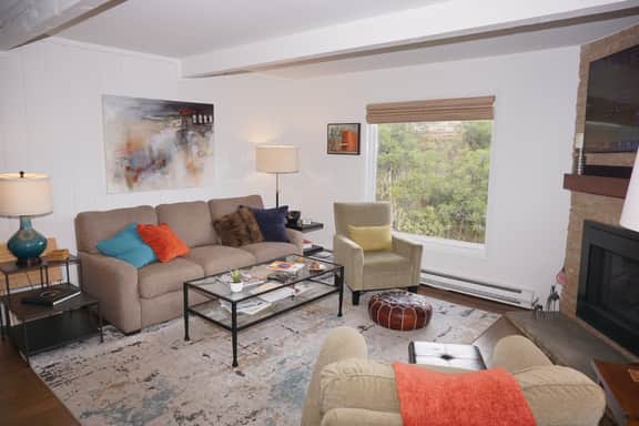 Woodbridge Value Condo (937213)