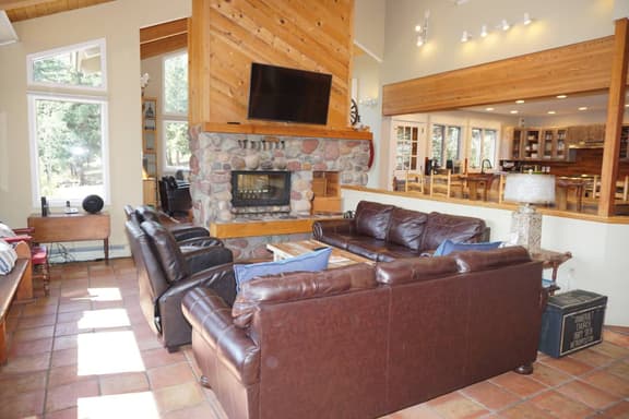 71 Terrace Dr (202978-2151)
