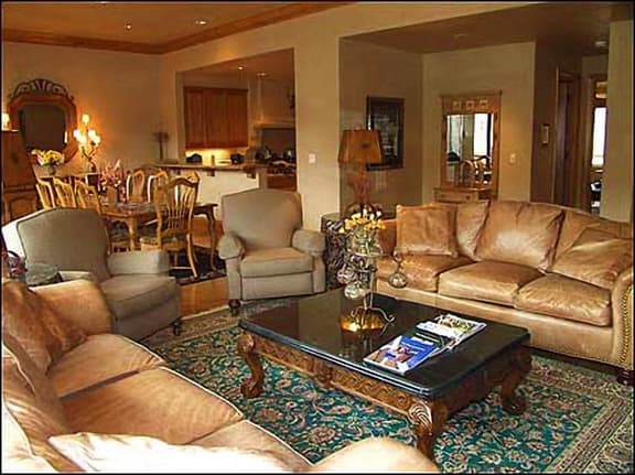 916 Burnt Mountain Dr 16 (202973-2142)