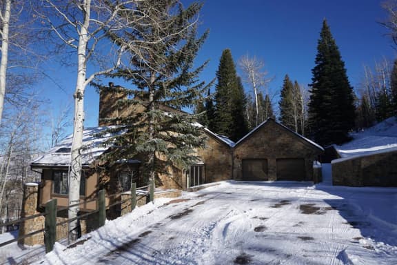 35 Alpine Ln (202983-2164)