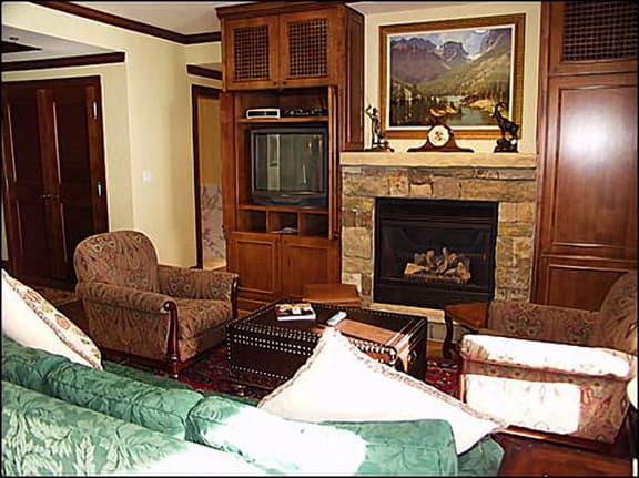 400 Wood Rd #2306B (203014-2651)