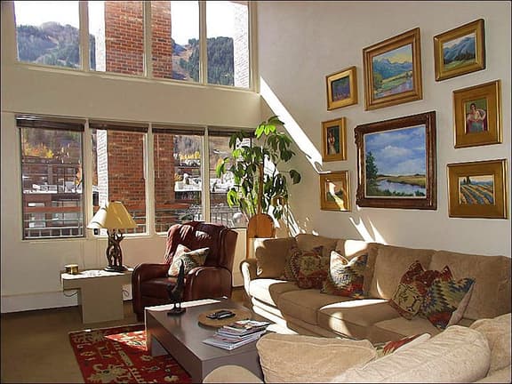 520 Cooper Ave E #305 (203040-6863)