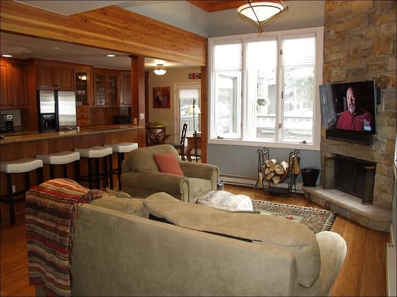383 Fawn Court (203085-2595)