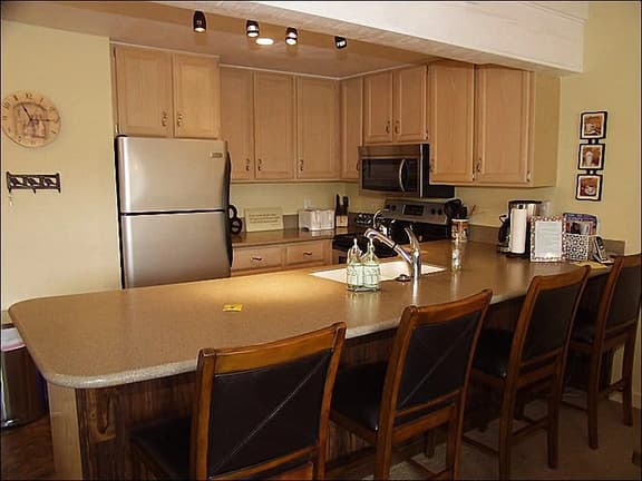55 Upper Woodbridge Rd K4 (203136-3064)