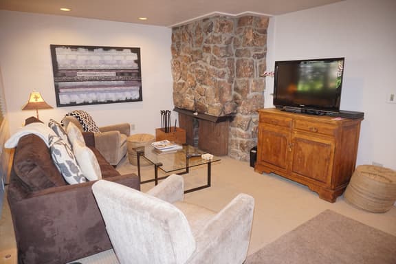 Aspen Mountain Condominium (363201)