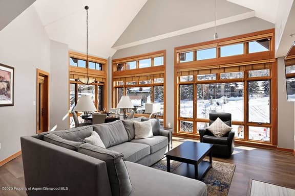 Super Deluxe Capitol Peak Unit 3404 (456285) - Image 1