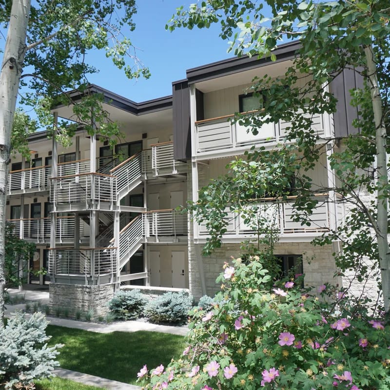 100 Dean St E #1A (203032-4273)