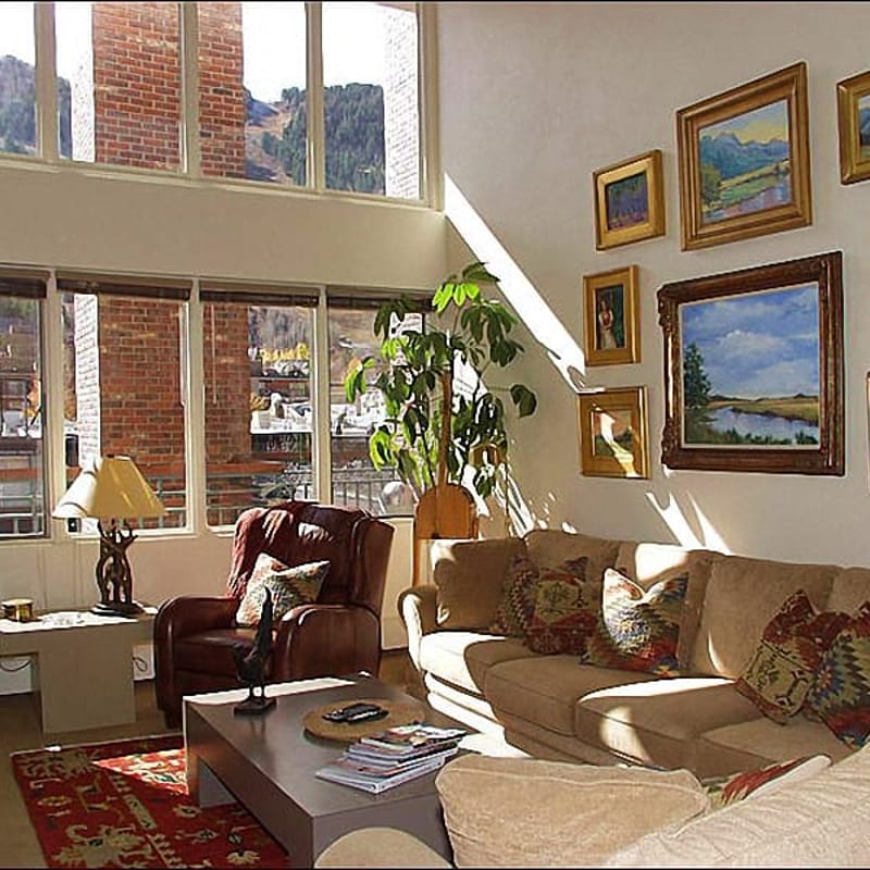 520 Cooper Ave E #305 (203040-6863)
