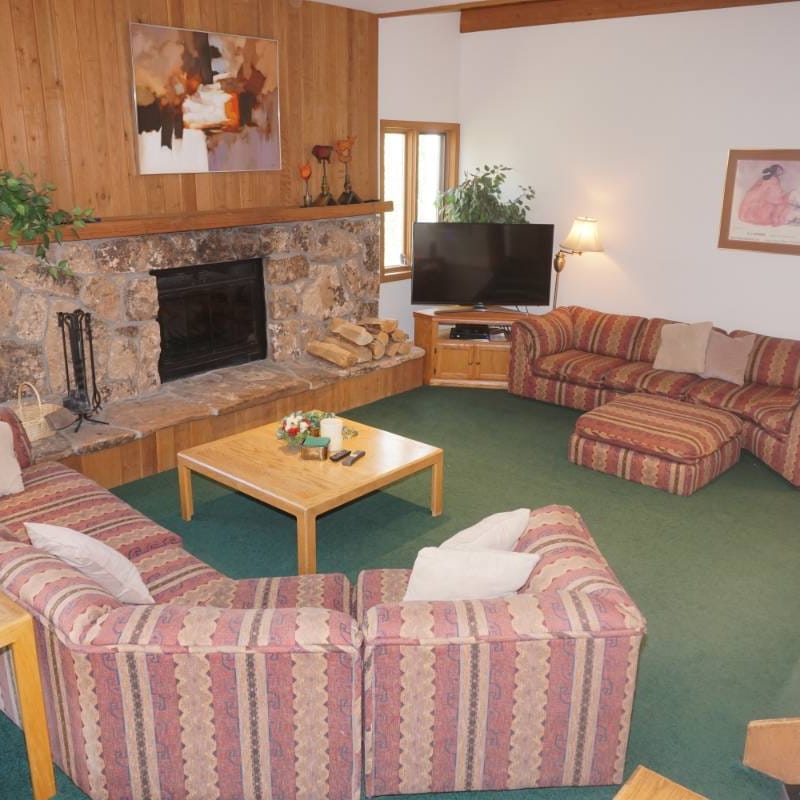 1109 Faraway Rd (203069-1403)