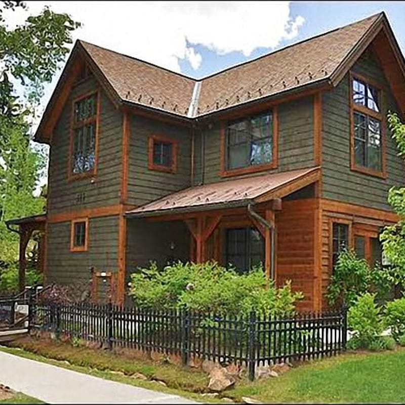 501 Main St W E102 (203196-9339)